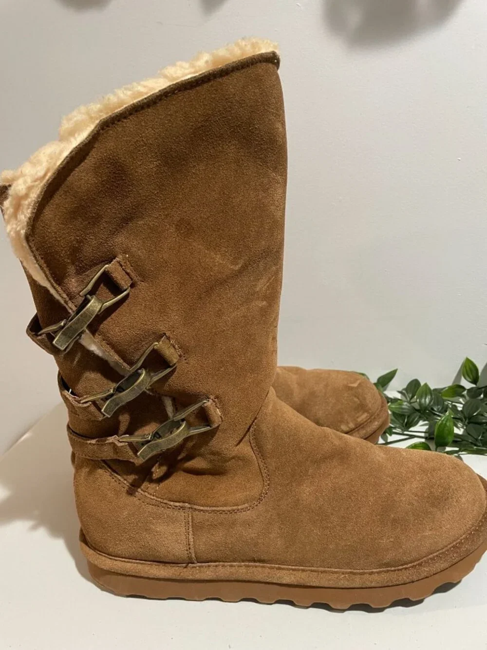 Bearpaw Womens Suede Shearling-Lined Boots With Metal Buckles Size10Chestnut